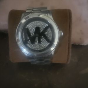 Michael kors watch only worn two times
